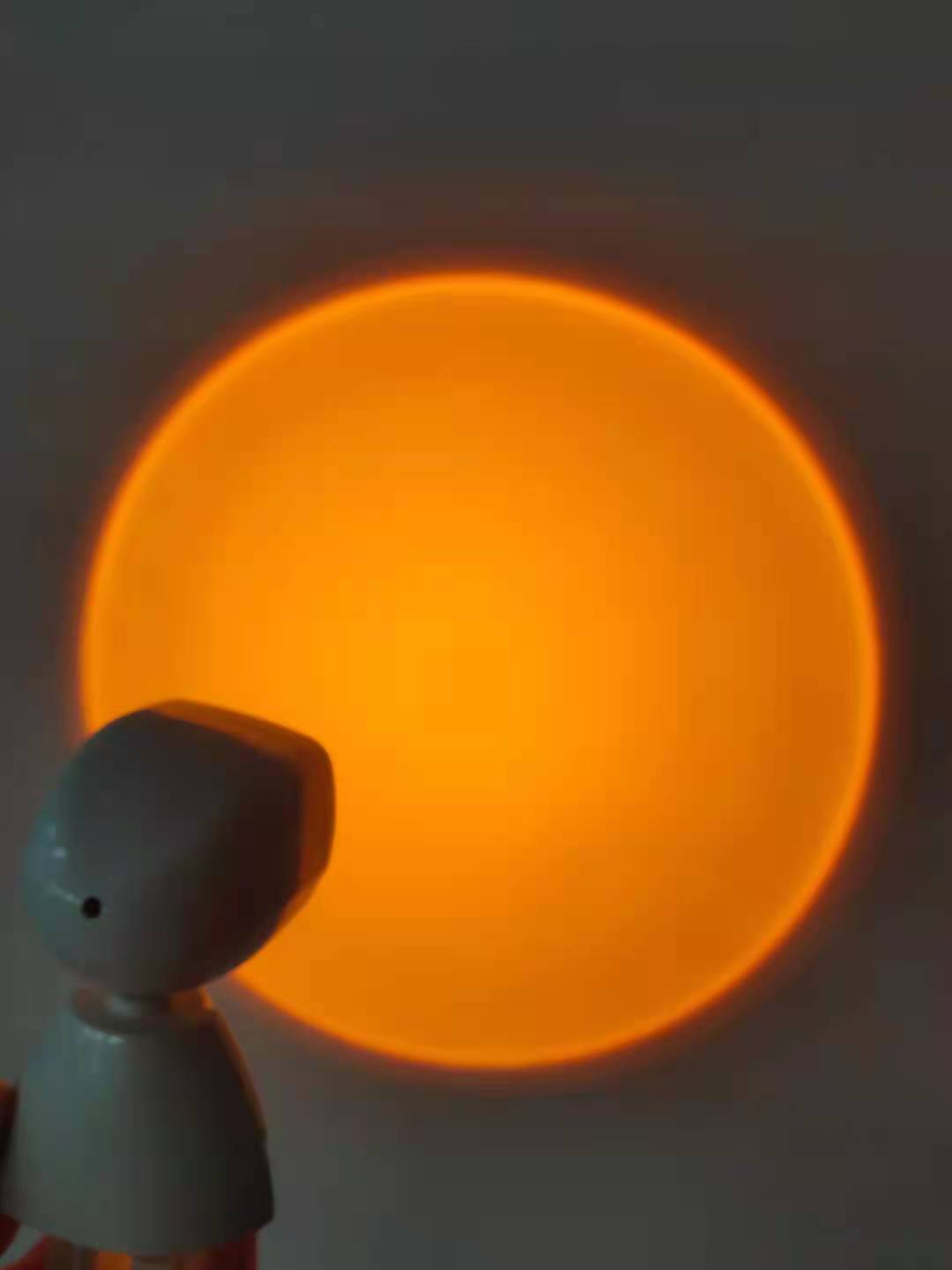 Mini Sunset Projector Robot β 360Β° Rotatable Astronaut Lamp with USB Charging 3