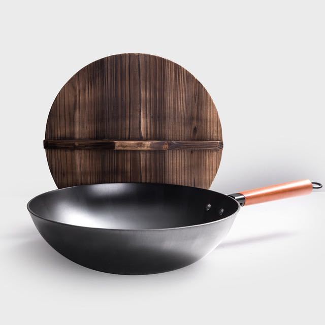 Handmade Iron Wok Pan with Wooden Handle β High-Temperature Resistant Cooking Essential for Healthy Meals 10