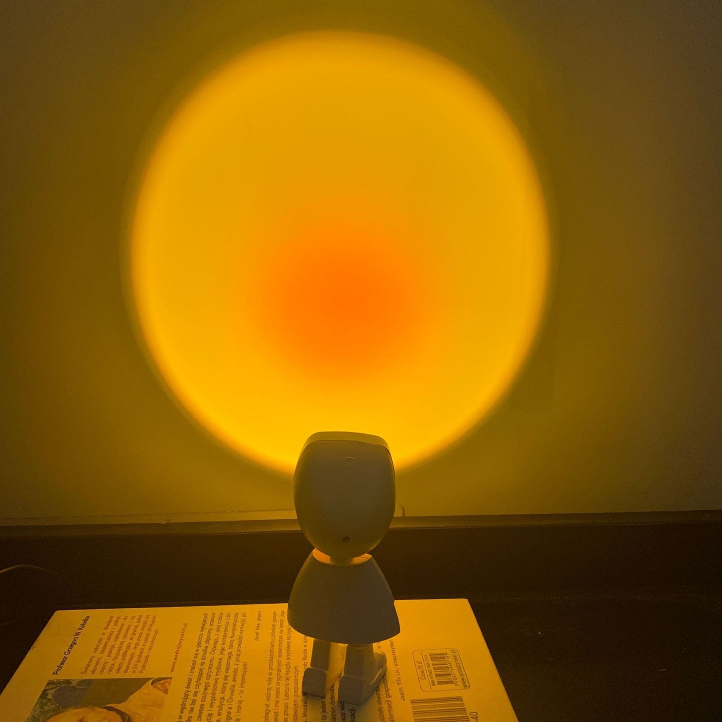 Mini Sunset Projector Robot β 360Β° Rotatable Astronaut Lamp with USB Charging 2