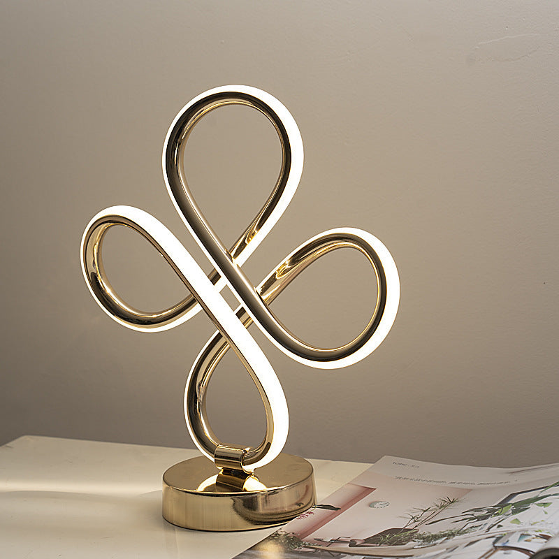 CLOVER - Minimalist Table Lamp